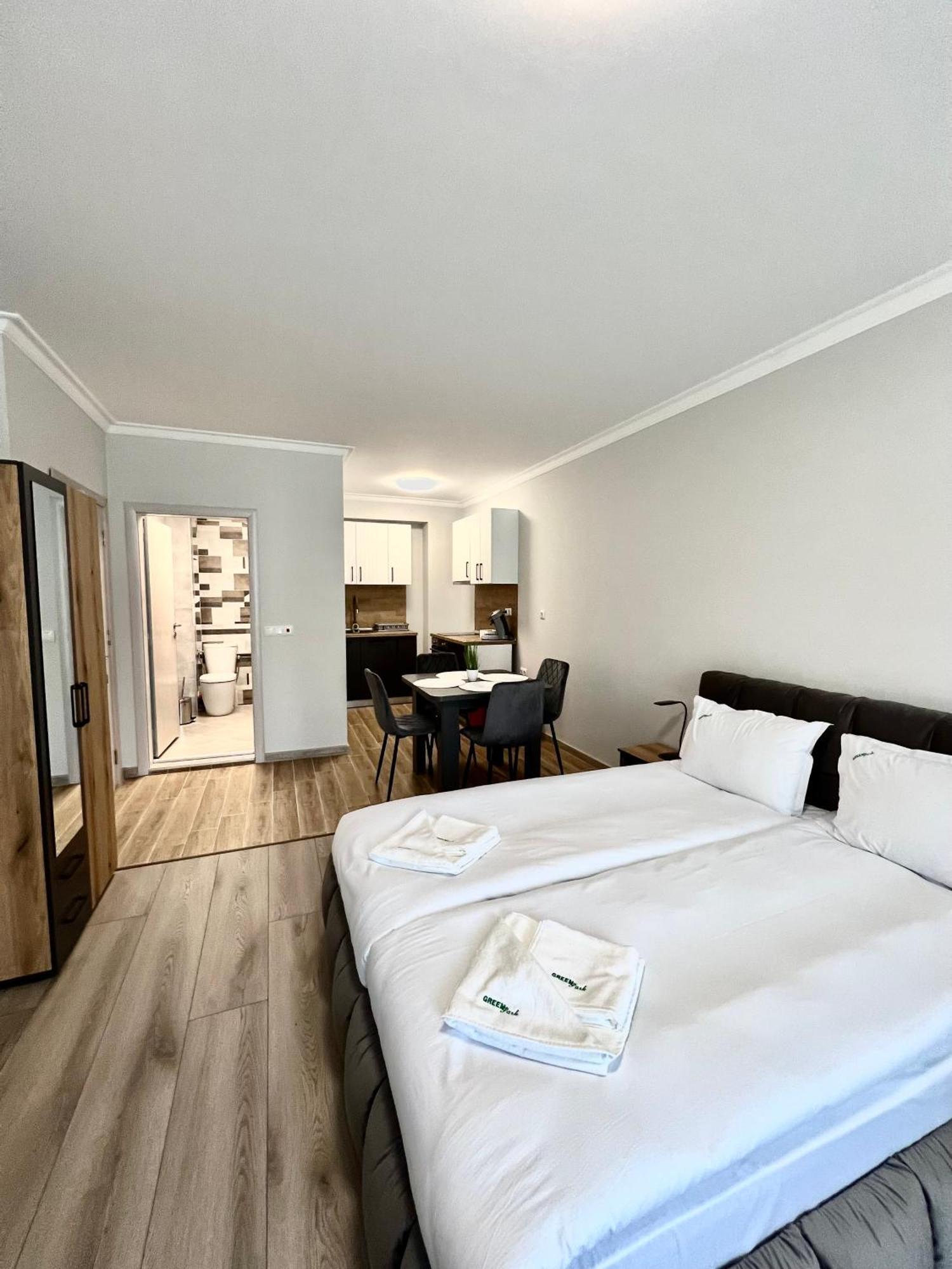 Green Park Apartments And Rooms For Guests Asenovgrad Ngoại thất bức ảnh